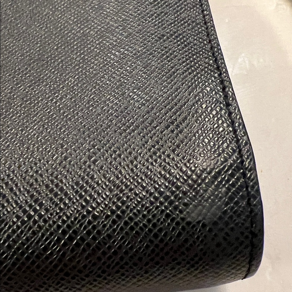 Louis Vuitton Designer black Women's clutch or wristlet. Very good condition❤️ - Picture 10 of 10